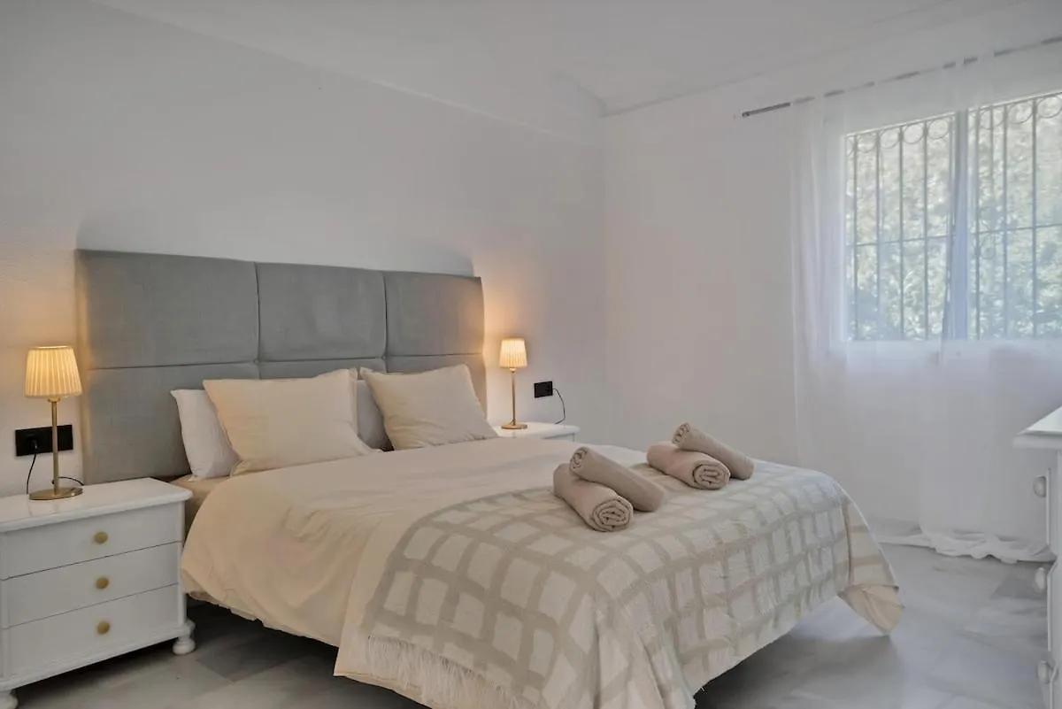 Vila Townhouse In Heart Of Calahonda Sitio de Calahonda 0*,  Španělsko