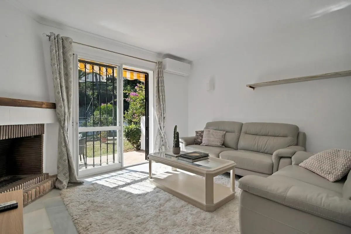 Sitio de Calahonda Townhouse In Heart Of Calahondaヴィラ 別荘
