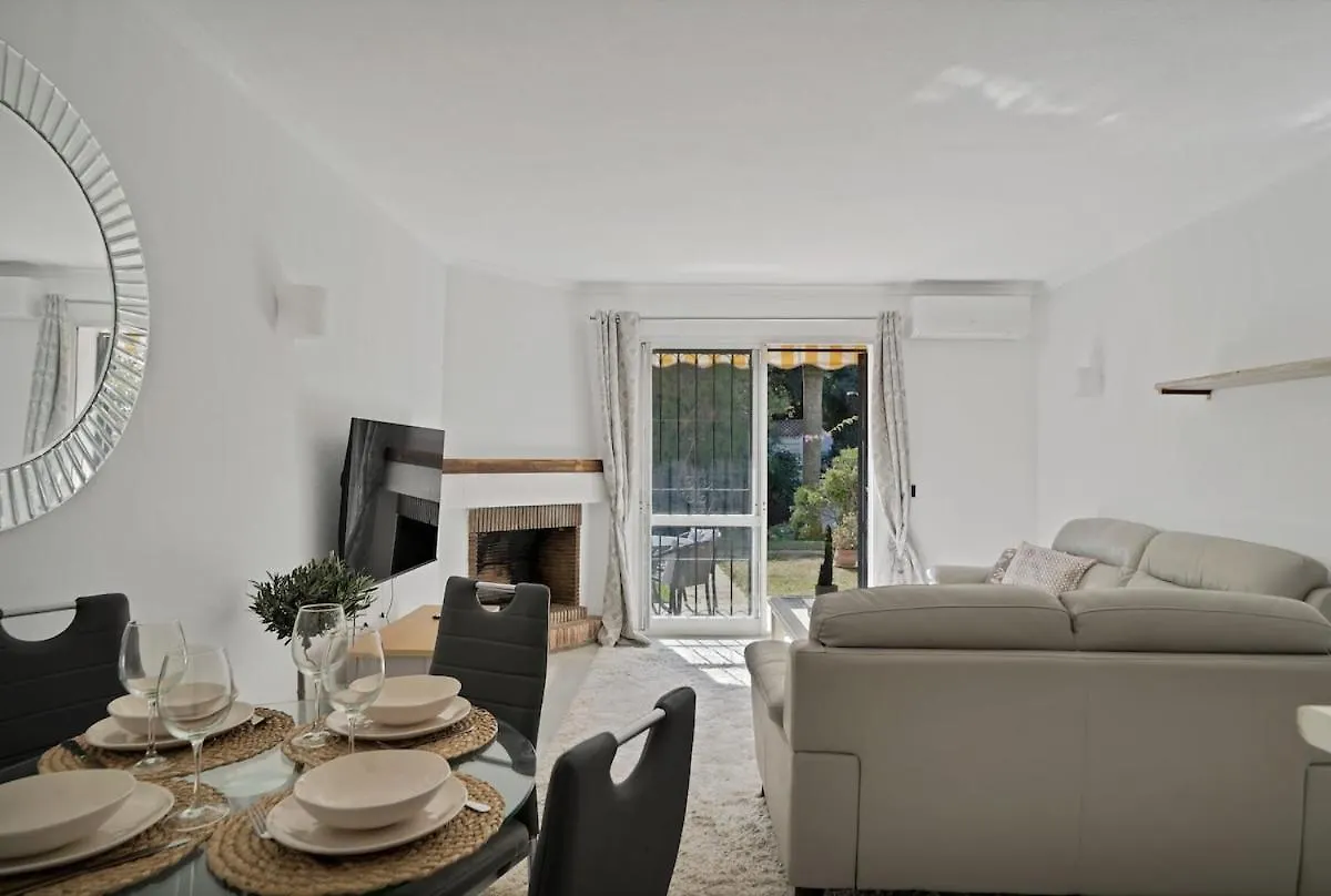 Sitio de Calahonda Townhouse In Heart Of Calahondaヴィラ